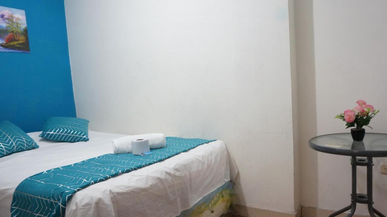 Aypa Hostal Trujillo Bagian luar foto