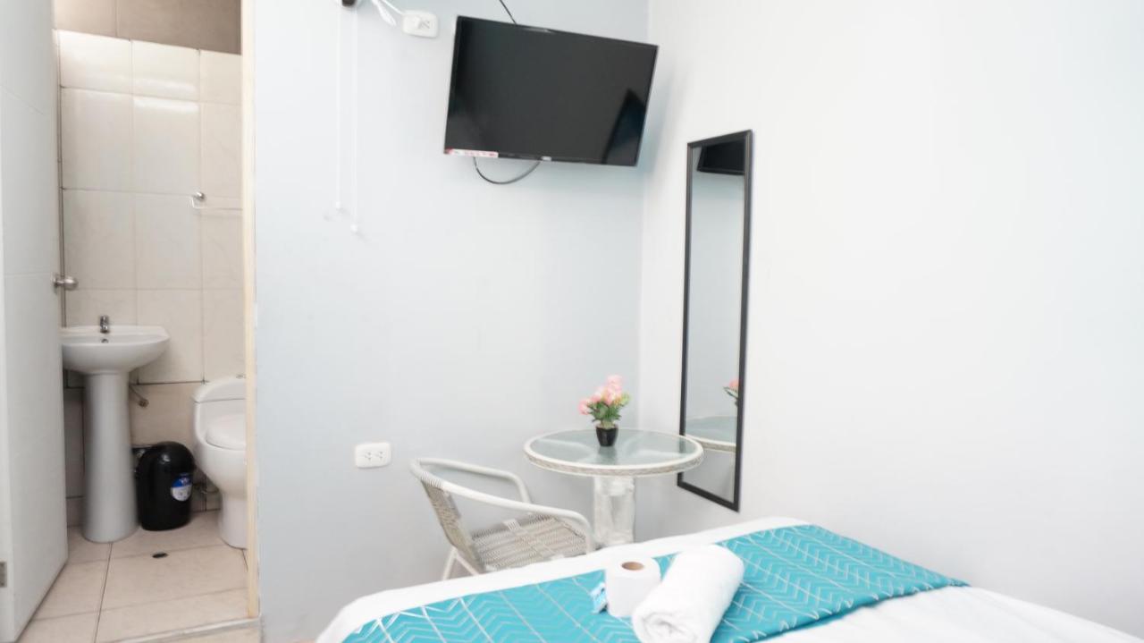 Aypa Hostal Trujillo Bagian luar foto