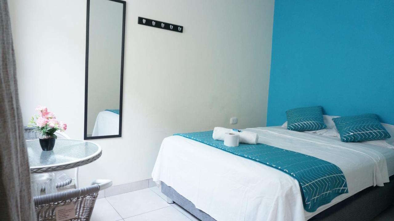 Aypa Hostal Trujillo Bagian luar foto