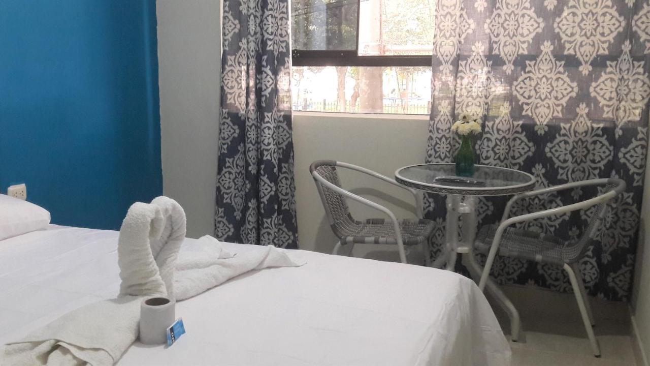 Aypa Hostal Trujillo Bagian luar foto