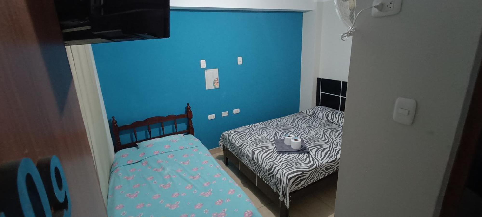Aypa Hostal Trujillo Bagian luar foto