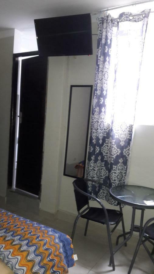 Aypa Hostal Trujillo Bagian luar foto